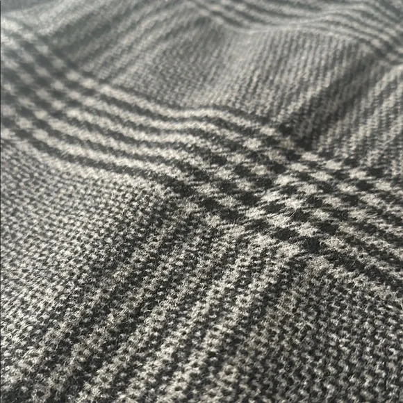 A&F Black Plaid Skirt - Picture 3 of 5